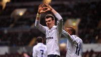 Semasa di Inggris, Gareth Bale mencetak hat-trick buat Tottenham dalam laga Boxing Day 2012 melawan Aston Villa. Foto: Michael Regan/Getty Images