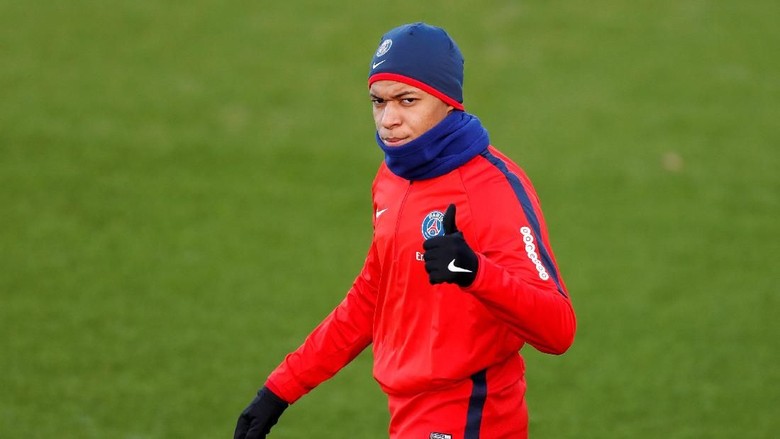 Tekad Mbappe Kalahkan Ronaldo, Pemain Idola di Masa Kecilnya