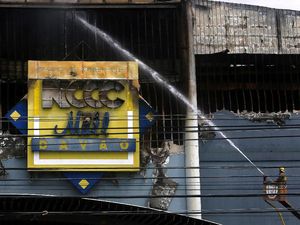 Duterte Janji Ungkap Penyebab Kebakaran Mal yang Tewaskan 38 Orang