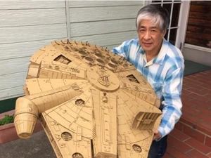 Pria Ini Sulap Kardus Bekas Jadi Robot Gundam Hingga Batmobile