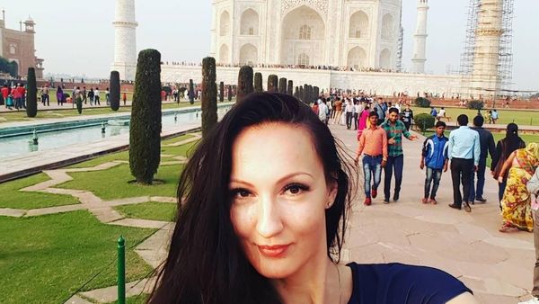 Foto: Liburannya Ekaterina, Model yang Punya Kaki Terpanjang Sedunia