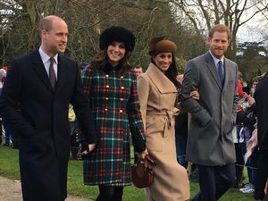 Jepretan Foto Keluarga Kerajaan Inggris dengan iPhone Jadi Viral