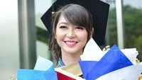 Foto: Gaya 10 Artis Indonesia Saat Wisuda Raih Gelar Sarjana Hingga Master