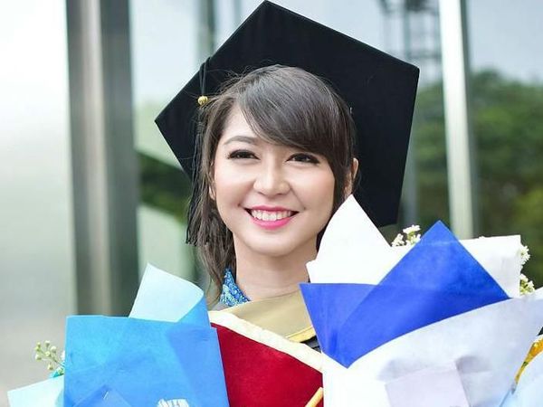 Foto: Gaya 10 Artis Indonesia Saat Wisuda Raih Gelar Sarjana Hingga Master
