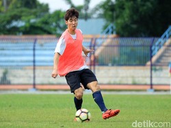 Aksi Pemain Korsel Ini Goda Persela