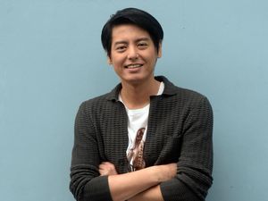Roger Danuarta Salah Tingkah Tanggapi Kabar Dapat Restu Orang Tua Cut Meyriska Roger Danuarta Salah Tingkah Tanggapi Kabar Dapat Restu Orang Tua Cut Meyriska