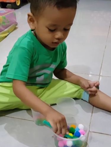 Ide Main Seru Agar si Kecil Nggak Lekat dengan Gadget/