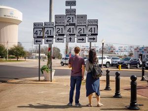 Zuckerberg Hobi Blusukan dan Akhirnya Jadi Sarjana