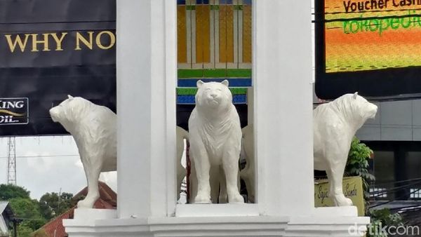 Potret Patung Maung Bandung yang Disebut Mirip Anjing Laut