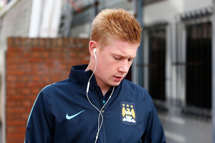   Kevin De Bruyne of Manchester City arrives before the Barclays Premier League match between Crystal Palace and Manchester City at Selhurst Park on September 12, 2015 in London, United Kingdom.  (Photo by Julian Finney/Getty Images)