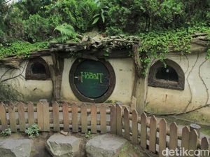 Mengintip Kampung Hobbit di Bandung