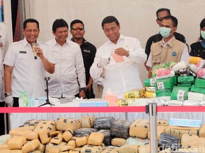 Foto: Rencana Pensiun Buwas dan Narkoba yang Lebih Mahal dari Emas