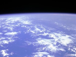 Momen Bersejarah Pertama Kali Manusia Melayang di Angkasa