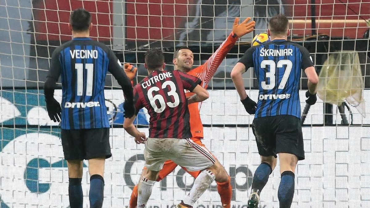 AC Milan lolos ke semifinal Coppa Italia usai menang 1-0 atas Inter Milan (Foto: Emilio Andreoli/Getty Images)