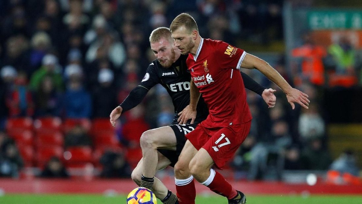 Ragnar Klavan saat menghadapi Swansea City (Phil Noble/Reuters)