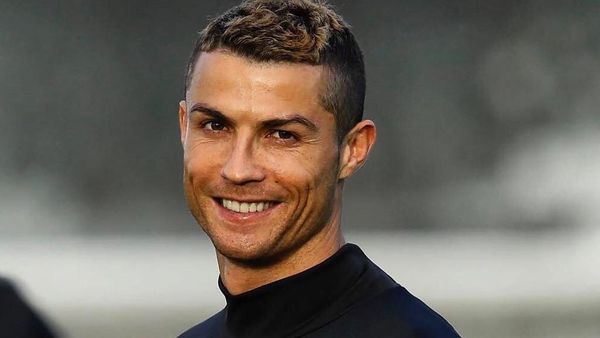 Patung Es Cristiano Ronaldo di Rusia, Bagus atau Tidak?