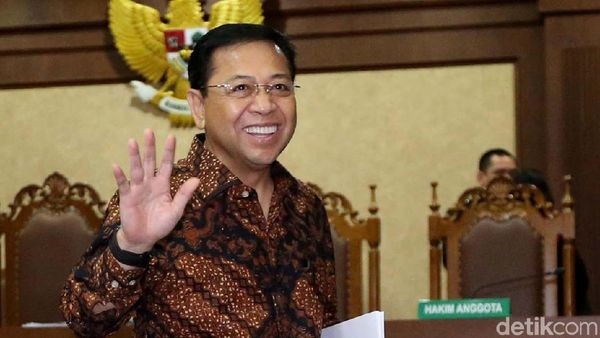 Diizinkan Hakim Cek Kesehatan, Begini Kondisi Novanto Saat Sidang
