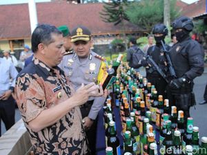 Polisi Larang Aksi Konvoi Pesta Tahun Baru di Cimahi Polisi Larang Aksi Konvoi Pesta Tahun Baru di Cimahi