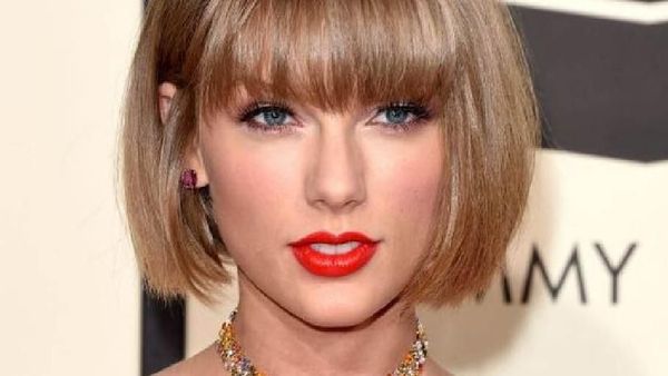 Foto: 9 Artis Hollywood yang Makin Cantik dengan Gaya Rambut Pendek