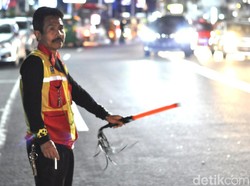 Babeh Kumis, Juru Parkir Jujur dari Sukabumi yang Viral