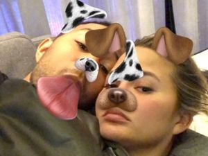 Kasihan John Legend & Istri, Mau ke Tokyo Pesawatnya Malah Bolak-balik ke AS