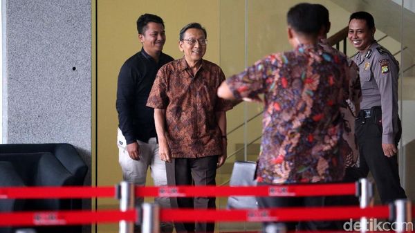 Boediono Diperiksa KPK 6 Jam untuk Kasus BLBI