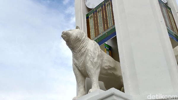 Begini Penampakan Patung Maung Bandung Mirip Anjing Laut