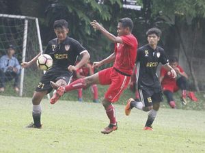 Persija Hanya Lawan Tim Amatir, Teco Belum Bisa Nilai Pemain Asing