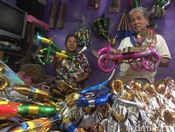 Kreatif! Perajin di Medan Ini Buat Trompet Berbentuk Becak