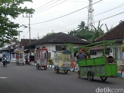 Pindah Sementara, Ini yang Dilakukan PKL Alun-Alun Bondowoso