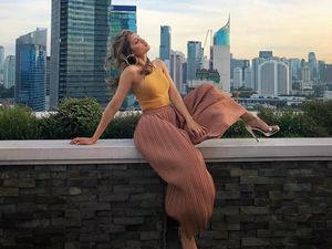 Foto Cinta Laura Bikin Netizen Iri, Kenapa?