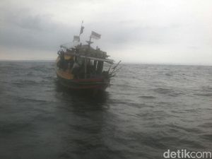 Mesin Mati, Kapal Nelayan Terombang-ambing 3 Hari di Perairan Semarang