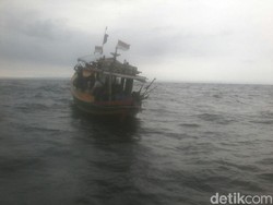 Mesin Mati, Kapal Nelayan Terombang-ambing 3 Hari di Perairan Semarang