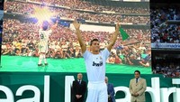 Cristiano Ronaldo. Kepindahan Ronaldo dari Manchester United ke Real Madrid pada tahun 2009 memunculkan nilai transfer 94 juta euro (Rp 1,5 triliun) yang menjadikannya pemain termahal saat itu. (Foto: Denis Doyle/Getty Images)