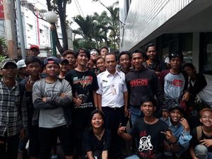 Dinsos DKI Pulangkan 23 Slankers Asal Cirebon yang Telantar Dinsos DKI Pulangkan 23 Slankers Asal Cirebon yang Telantar