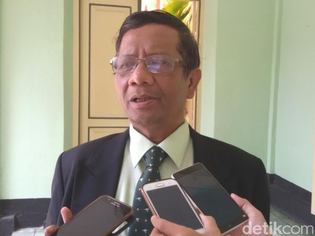 ICW Ogah Gugat UU MD3 karena Arief, Mahfud: Teguran Moral ke MK ICW Ogah Gugat UU MD3 karena Arief, Mahfud: Teguran Moral ke MK