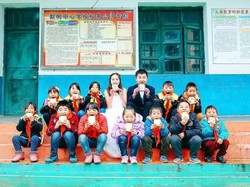 Kisah Inspiratif dari Wanita yang Foto Prewedding dengan Anak-anak Terlantar