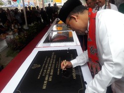 Revitalisasi Selesai, Blok III Pasar Senen Diresmikan Anies