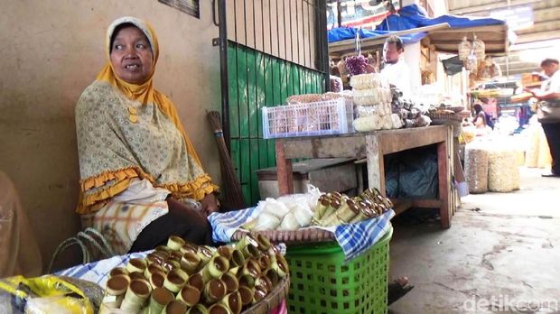 Clorot dijual di pasar-pasar tradisional di Purworejo