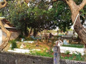 Makam Warga di Ciputat Dibongkar Orang Misterius, Tali Kafan Dicuri Makam Warga di Ciputat Dibongkar Orang Misterius, Tali Kafan Dicuri