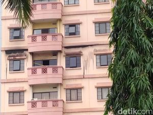 Polisi Cek Unit Apartemen Puri Garden yang Terbakar