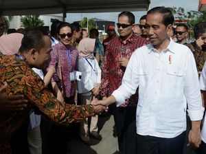 Capaian Besar 5 Tahun Jokowi: BBM Satu Harga hingga Freeport Capaian Besar 5 Tahun Jokowi: BBM Satu Harga hingga Freeport