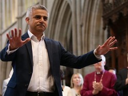 Partai Buruh Bela Sadiq Khan: Donald Trump Mengerikan dan Rasis