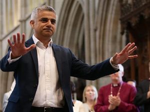 Partai Buruh Bela Sadiq Khan: Donald Trump Mengerikan dan Rasis Partai Buruh Bela Sadiq Khan: Donald Trump Mengerikan dan Rasis