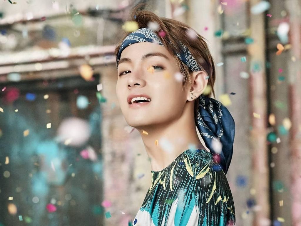 5 Fakta Unik Kim Taehyung yang Pernah Jadi Pria Tertampan Sedunia 5 Fakta Unik Kim Taehyung yang Pernah Jadi Pria Tertampan Sedunia