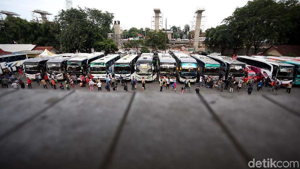 Masuki Libur Panjang, Terminal Kampung Rambutan Mulai Ramai