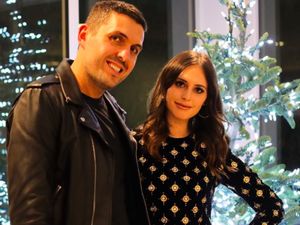 Putri Juragan Komputer Pamer Cincin Pertunangan Rp 40 Miliar Putri Juragan Komputer Pamer Cincin Pertunangan Rp 40 Miliar