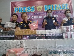 Bea Cukai Madiun Sita Ribuan Rokok Ilegal dan Ribuan Liter Alkohol