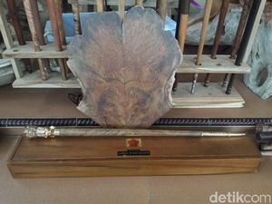 Tongkat Komando untuk Panglima Hadi, Dipesan Seorang Kenalannya