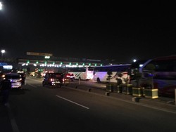 Lalin Jelang GT Cikarang Utama Terpantau Ramai Lancar Malam Ini